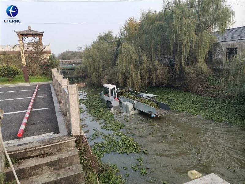 Floating Grass Harvester Boat for Water Surface Cleaning